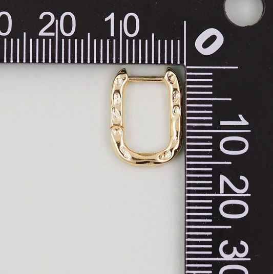 Horseshoe Oval Huggies