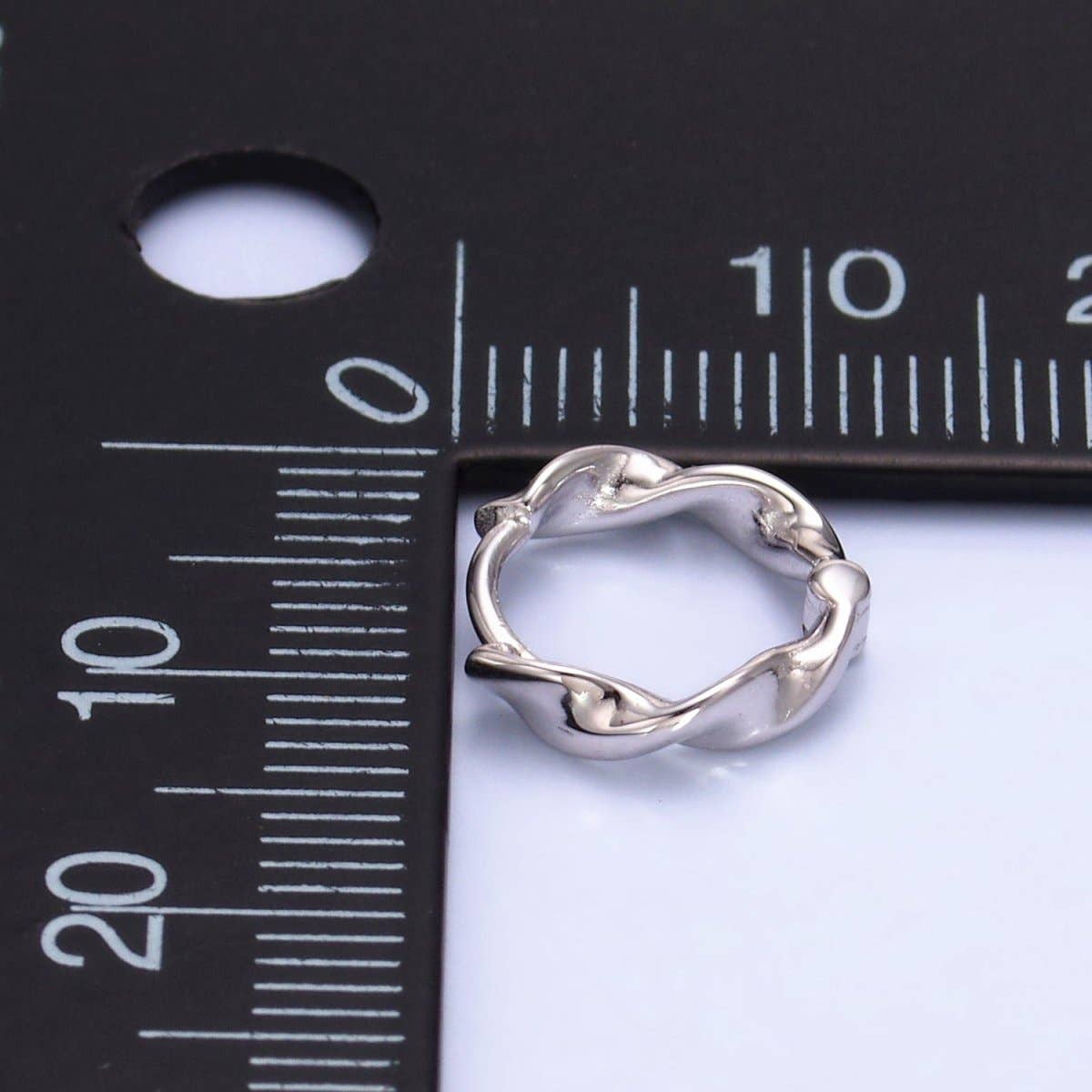 S925 Sterling Silver 12mm Geometric Twisted Cartilage Huggie Earrings | SL-556